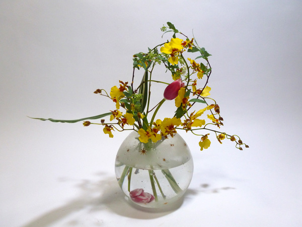 2012年4月3日火曜日、福島県郡山市・菅野草苑（かんのそうえん）教室で学ぶ根本和良さんの作品