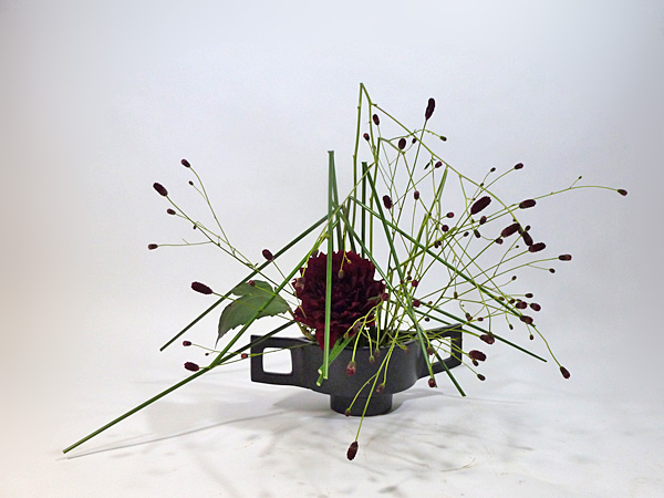 2012年8月10日金曜日、福島県郡山市・菅野草苑（かんのそうえん）教室で学ぶ根本和良さんの作品