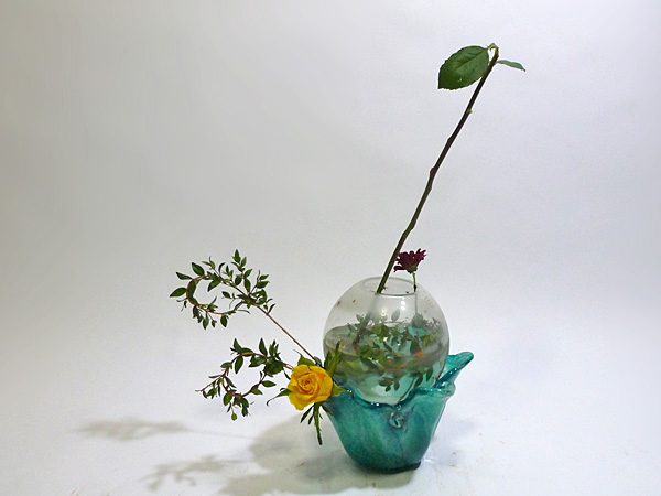 2012年12月12日水曜日、福島県郡山市・菅野草苑（かんのそうえん）教室で学ぶ樋口苑澪さんの作品