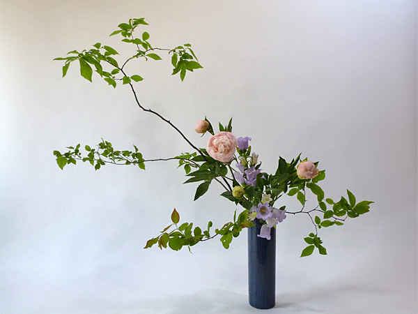 2012年6月11日月曜日、福島県郡山市・菅野草苑（かんのそうえん）教室で学ぶ秋元寛子さんの作品