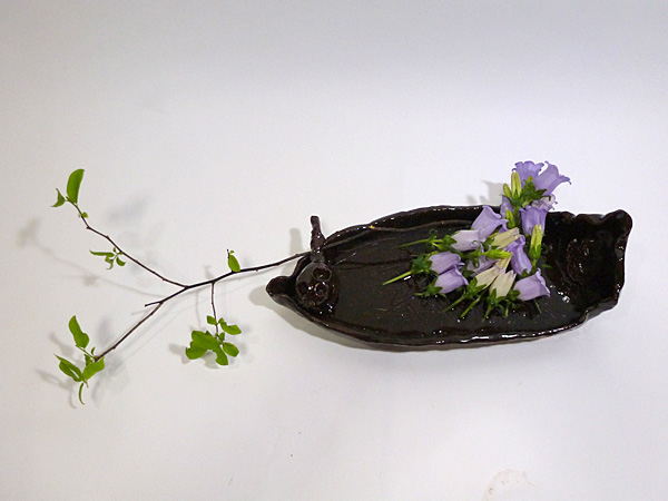 2012年6月15日金曜日、福島県郡山市・菅野草苑（かんのそうえん）教室で学ぶ樋口苑諷さんの作品