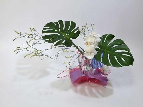 2012年6月4日月曜日、福島県郡山市・菅野草苑（かんのそうえん）教室で学ぶ円谷友子さんの作品