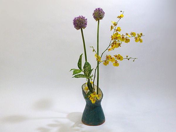 2012年6月26日火曜日、福島県郡山市・菅野草苑（かんのそうえん）教室で学ぶ円谷友子さんの作品