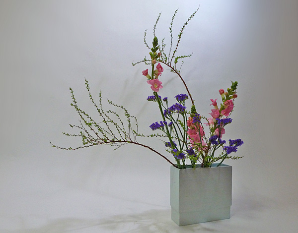 2012年3月13日火曜日、福島県郡山市・菅野草苑（かんのそうえん）教室で学ぶ秋元寛子さんの作品