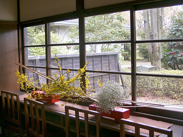 2013年4月25日木曜日、草月流・塚本草昌さん・五本木昌広さんの作品