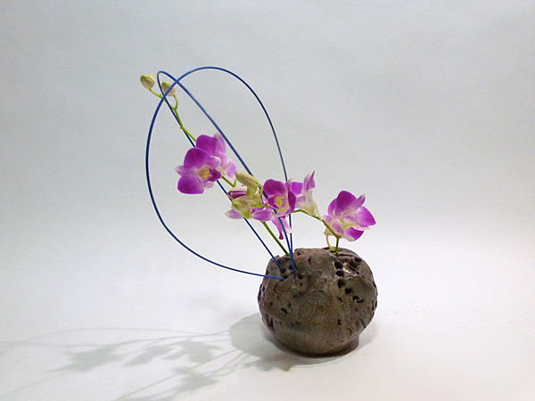 2013年4月18日木曜日、福島県郡山市・菅野草苑（かんのそうえん）教室で学ぶ円谷友子さんの作品