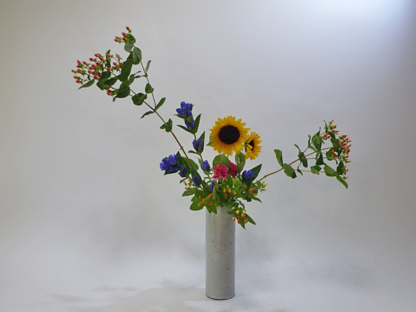 2013年8月19日月曜日、福島県郡山市・菅野草苑（かんのそうえん）教室で学ぶ遠山ハツ子さんの作品