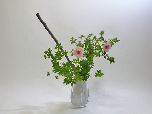 2013年8月2日金曜日、福島県郡山市・菅野草苑（かんのそうえん）教室で学ぶ根本和良さんの作品