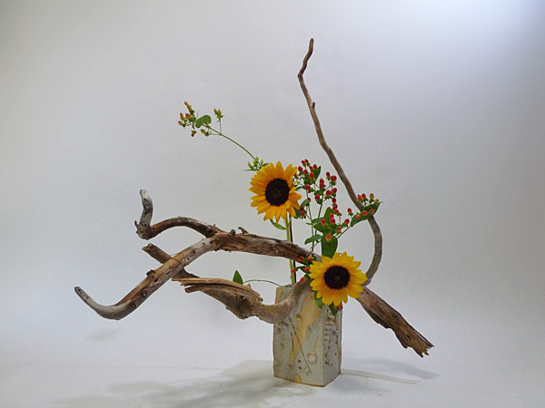 2013年8月20日火曜日、福島県郡山市・菅野草苑（かんのそうえん）教室で学ぶ石本草佳さんの作品