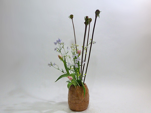 2013年1月24日金曜日、福島県郡山市・菅野草苑（かんのそうえん）教室で学ぶ円谷友子さんの作品