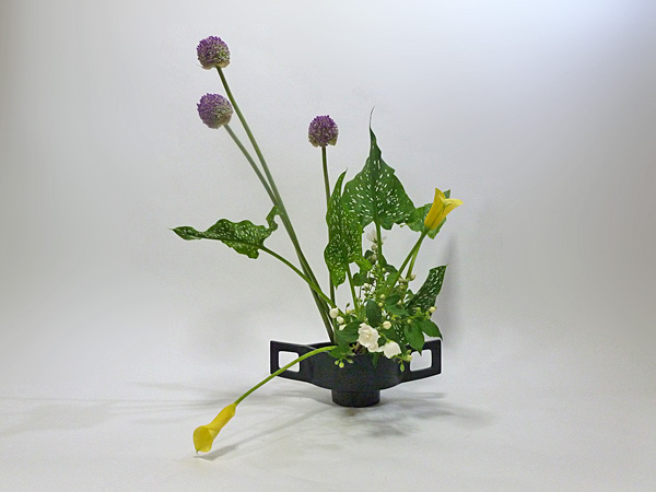 2013年6月11日火曜日、福島県郡山市・菅野草苑（かんのそうえん）教室で学ぶ根本和良さんの作品