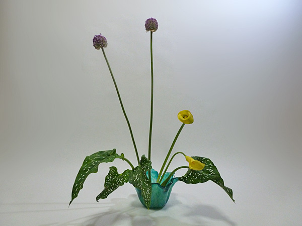 2013年6月7日金曜日、福島県郡山市・菅野草苑（かんのそうえん）教室で学ぶ円谷友子さんの作品