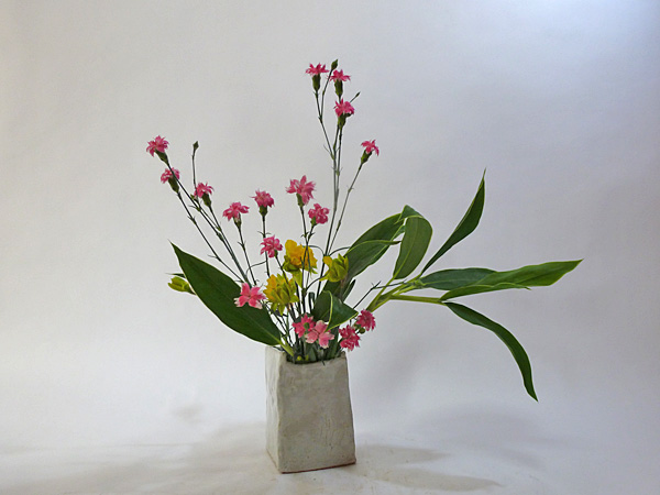 2013年5月日水曜日、福島県郡山市・菅野草苑（かんのそうえん）教室で学ぶ秋元寛子さんの作品