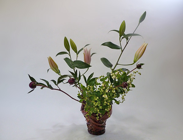 2013年5月8日水曜日、福島県郡山市・菅野草苑（かんのそうえん）教室で学ぶ国分華苑さんの作品