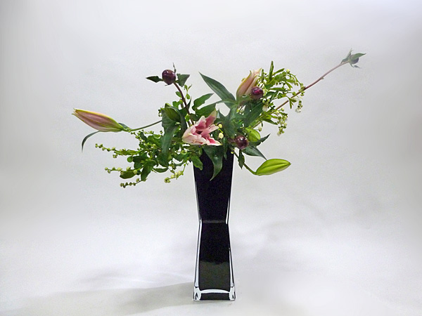 2013年5月9日木曜日、福島県郡山市・菅野草苑（かんのそうえん）教室で学ぶ根本和良さんの作品