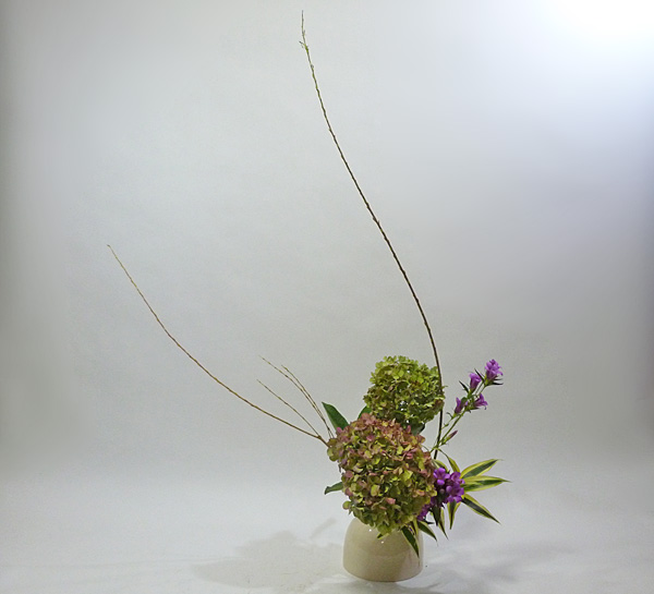 2013年11月18日月曜日、福島県郡山市・菅野草苑（かんのそうえん）教室で学ぶ国分華苑さんの作品