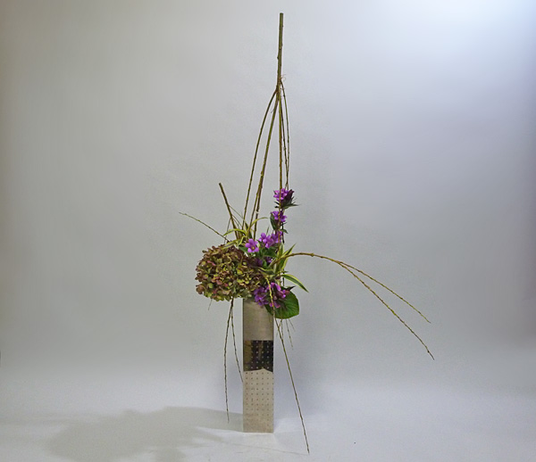 2013年11月19日火曜日、福島県郡山市・菅野草苑（かんのそうえん）教室で学ぶ根本和良さんの作品