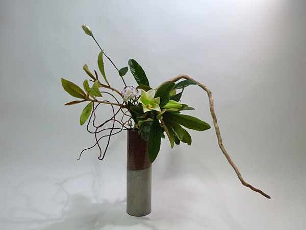 2013年9月13日金曜日、福島県郡山市・菅野草苑（かんのそうえん）教室で学ぶ根本和良さんの作品