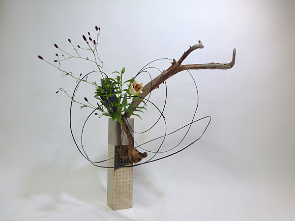 2013年9月26日木曜日、福島県郡山市・菅野草苑（かんのそうえん）教室で学ぶ樋口苑諷さんの作品