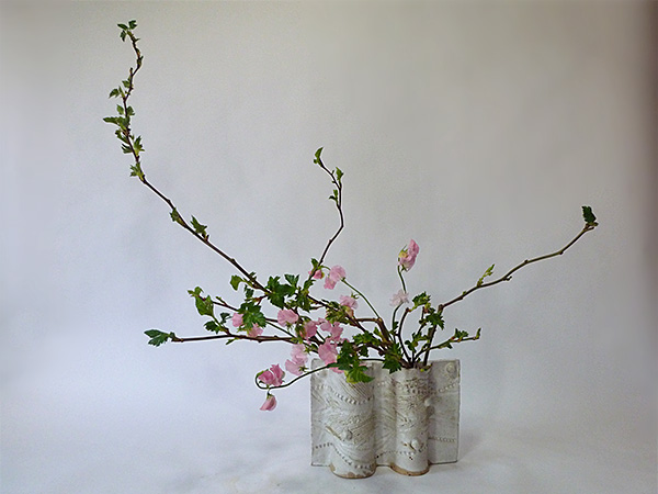 2014年4月29日火曜日、福島県郡山市・菅野草苑（かんのそうえん）教室で学ぶ石本草佳さんの作品