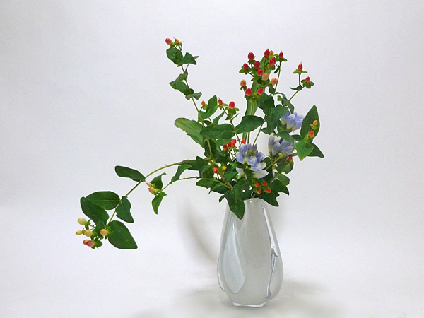 2014年8月8日金曜日、福島県郡山市・菅野草苑（かんのそうえん）教室で学ぶ七海彩夏さんの作品