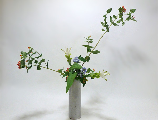 2014年8月7日木曜日、福島県郡山市・菅野草苑（かんのそうえん）教室で学ぶ谷村滋穂さんの作品