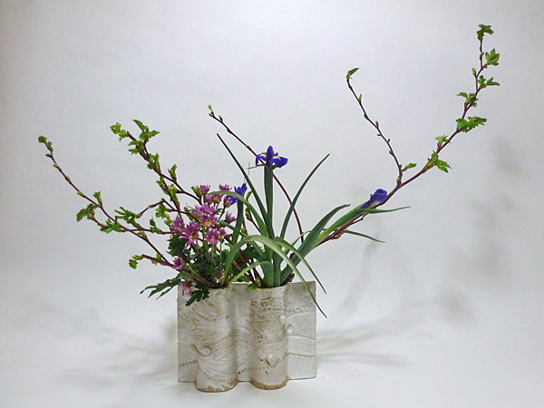 2015年4月23日木曜日、福島県郡山市・菅野草苑（かんのそうえん）教室で学ぶ石本草佳さんの作品