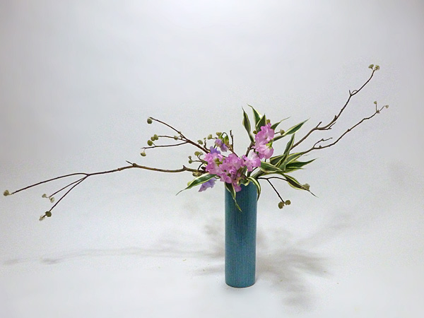 2015年4月14日火曜日、福島県郡山市・菅野草苑（かんのそうえん）教室で学ぶ谷村滋穂さんの作品