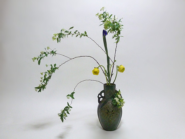 2015年4月10日金曜日、福島県郡山市・菅野草苑（かんのそうえん）教室で学ぶ円谷友子さんの作品