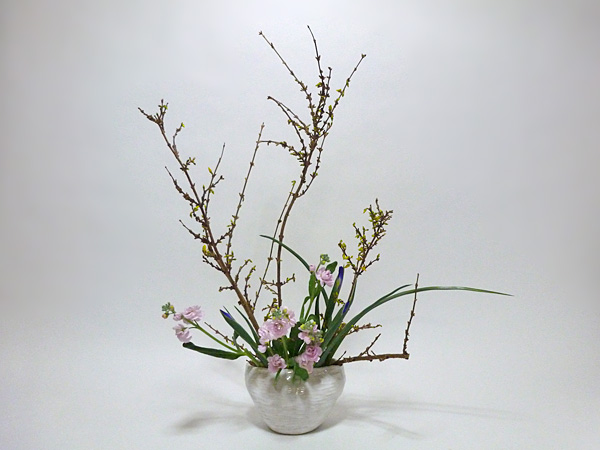 2015年3月26日木曜日、福島県郡山市・菅野草苑（かんのそうえん）教室で学ぶ谷村滋穂さんの作品