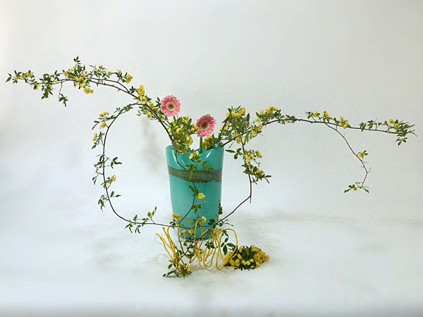 2015年5月15日金曜日、福島県郡山市・菅野草苑（かんのそうえん）教室で学ぶ円谷友子さんの作品