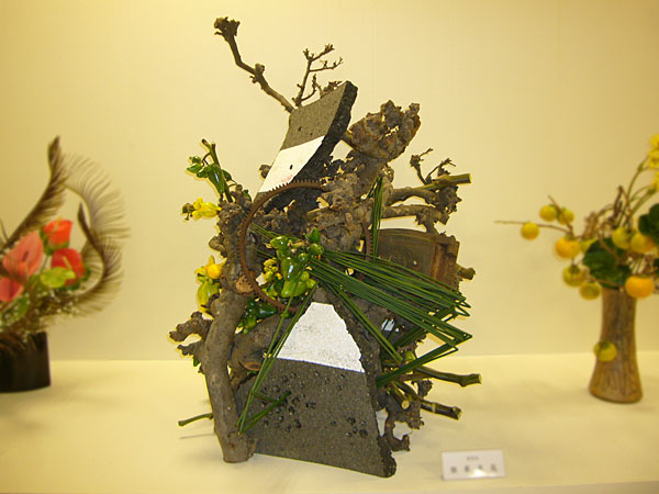 2015年11月5日金曜日、福島県郡山市・菅野草苑（かんのそうえん）教室で学ぶ根本流苑さんの作品