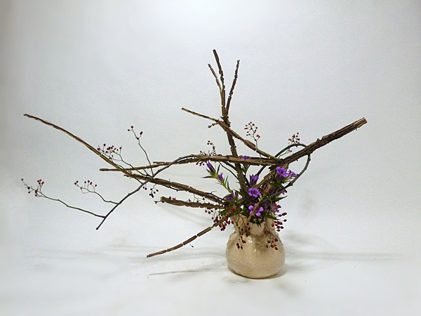 2015年11月16日月曜日、福島県郡山市・菅野草苑（かんのそうえん）教室で学ぶ根本流苑さんの作品