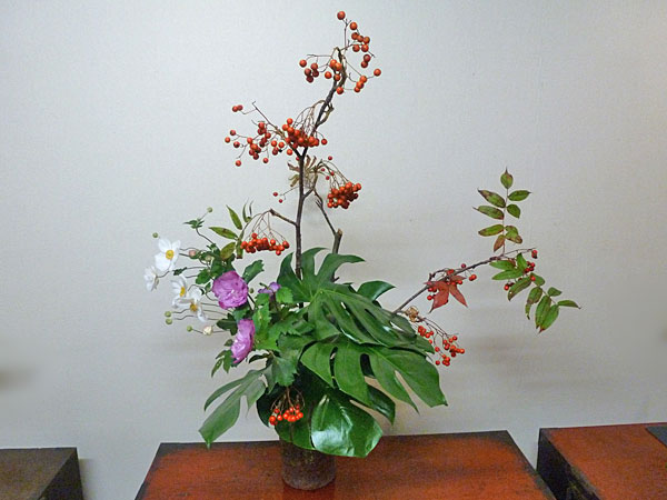 2015年10月16日金曜日、福島県郡山市・菅野草苑（かんのそうえん）教室で学ぶ石本草佳さんの作品