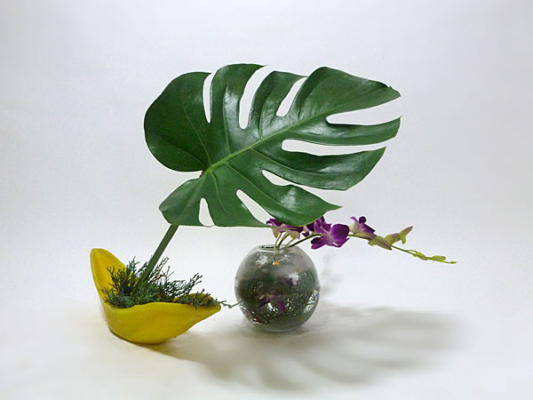 2015年9月17日木曜日、福島県郡山市・菅野草苑（かんのそうえん）教室で学ぶ円谷友子さんの作品